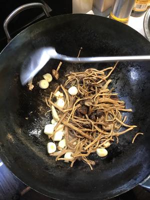茶树菇炒牛柳（少油版附炒嫩牛柳诀窍）的做法 步骤6