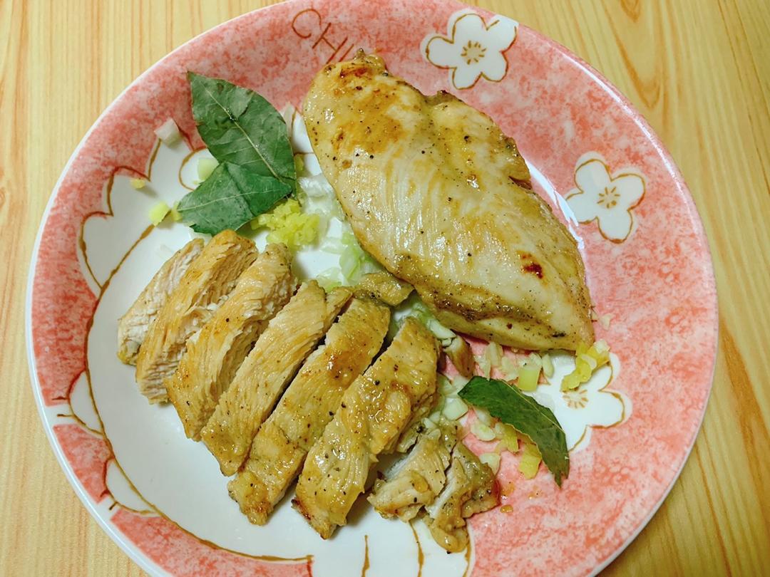 【嫩煎鸡胸肉】