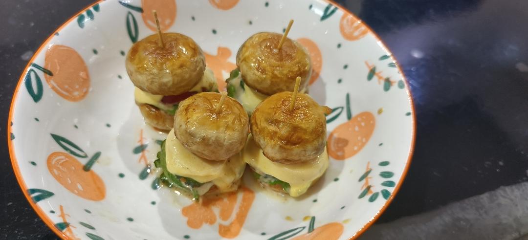 蘑菇虾滑堡
