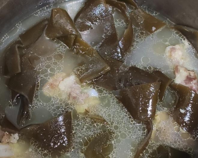 家的味道—海带排骨汤的做法
