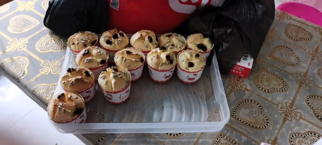 不塌不凹的纸杯戚风蛋糕