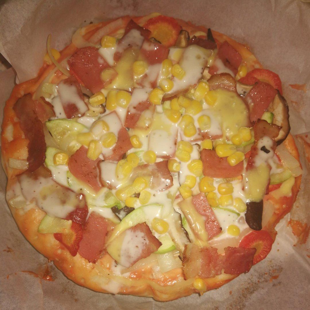 含宣软饼皮做法、自己在家也能做出馅料十足、超拉丝的美味诱人披萨