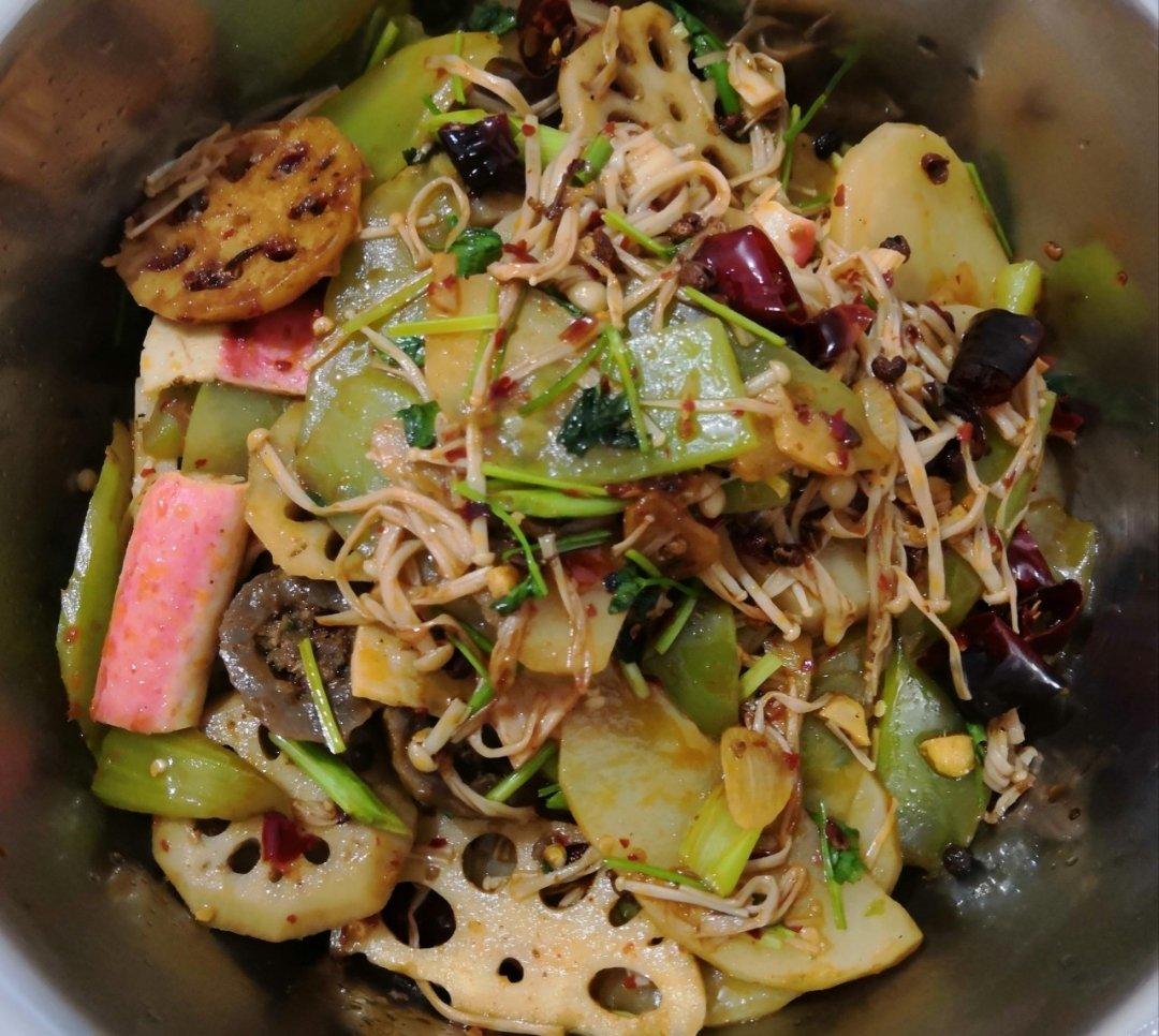 厨师长教你：“麻辣香锅”的正宗做法，看得口水直流 ！