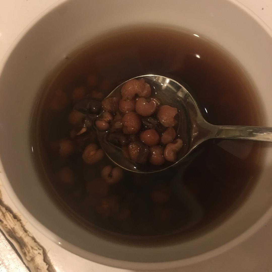 减肥祛湿汤:炒薏米赤小豆莲子茶