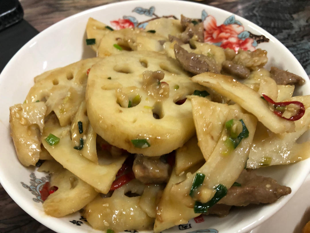 超下饭的莲藕炒肉