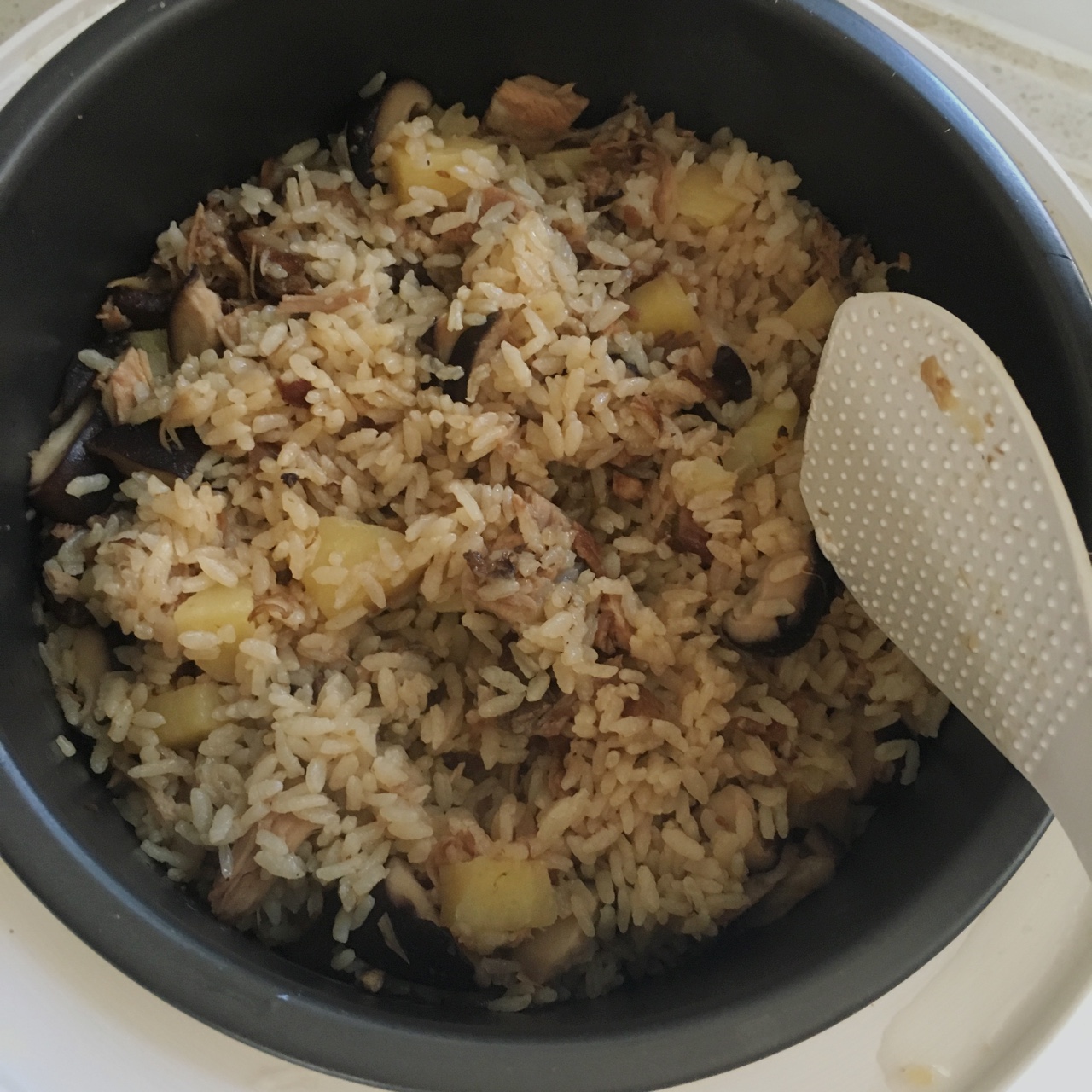 土豆焖饭（电饭锅版）