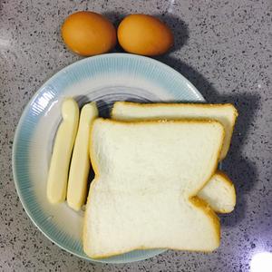 双蛋双肠三明治的做法 步骤1