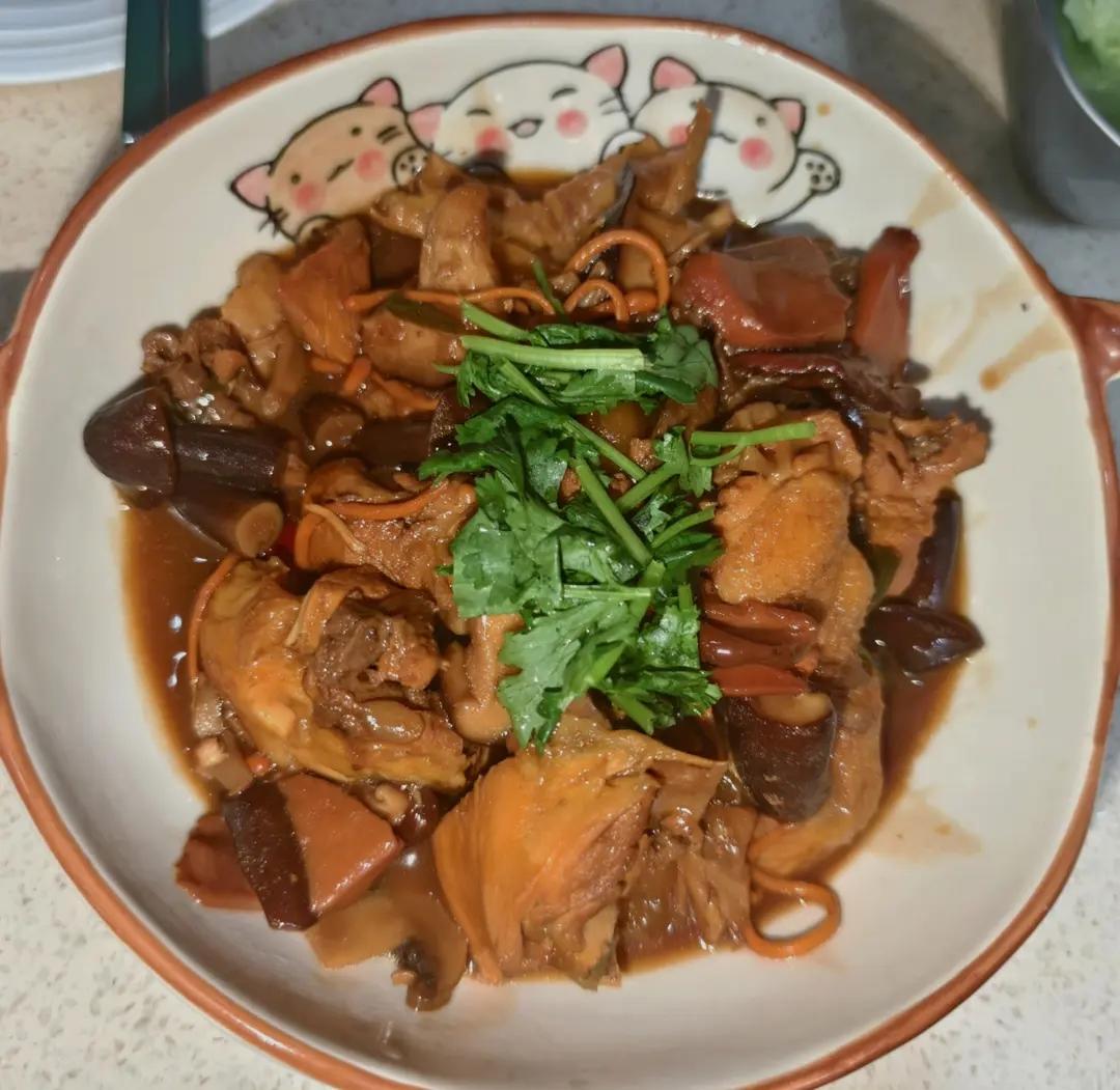 小鸡炖蘑菇(注意一步操作就香气沁人)