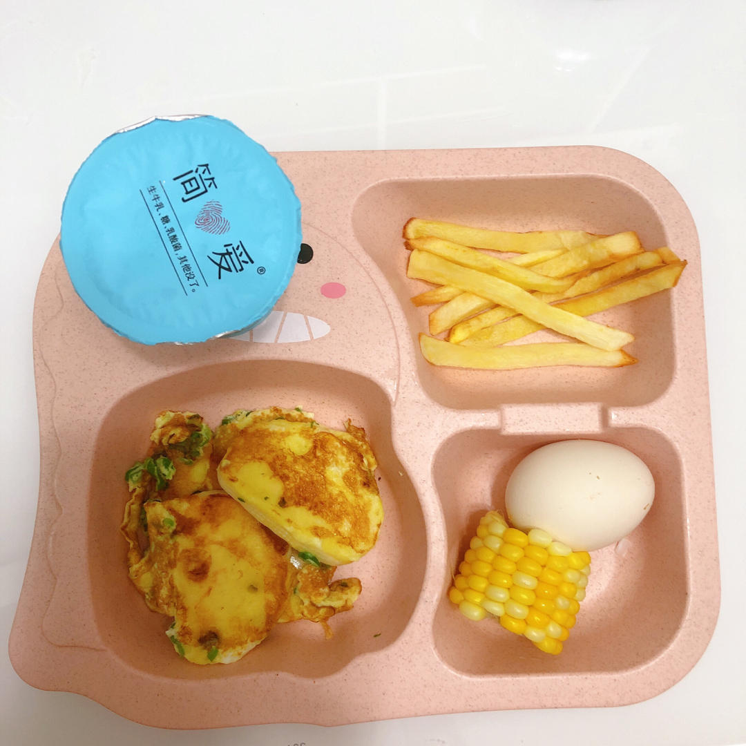 一岁半屁屁洛の早餐记