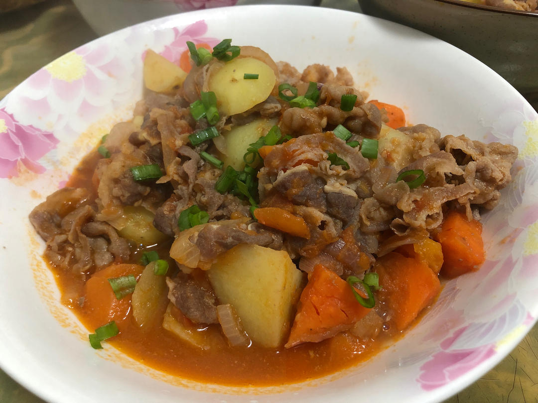 土豆胡萝卜肥牛