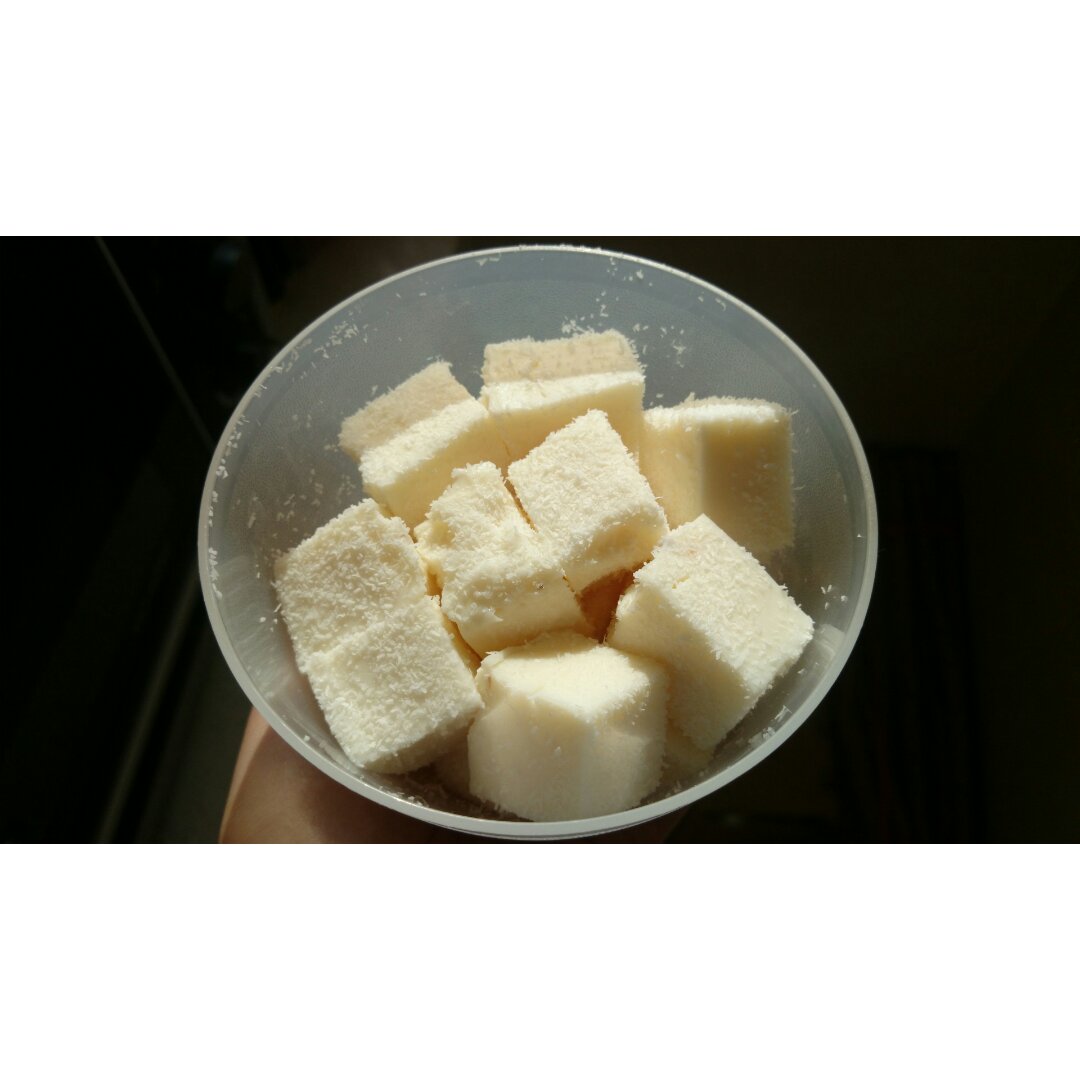完胜85度C牛奶椰丝小方