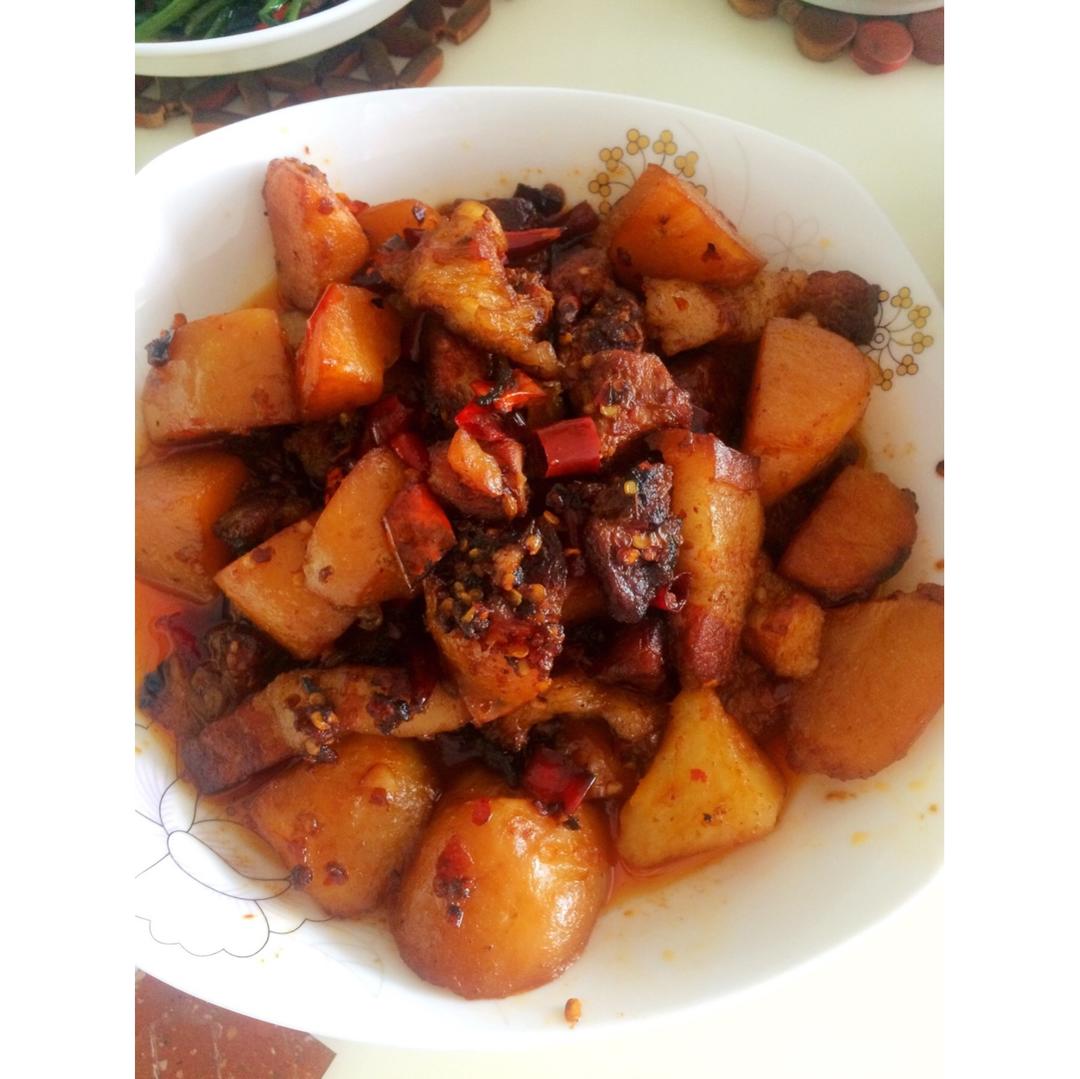 土豆红烧肉