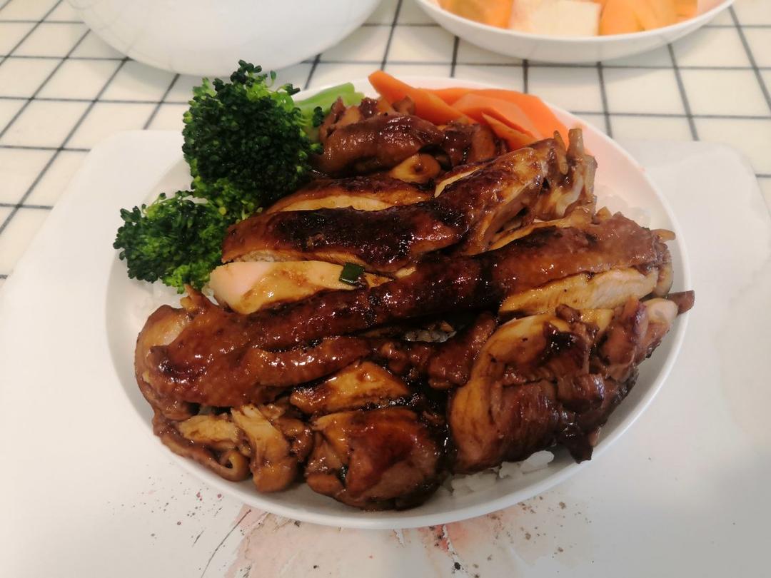 【黑椒鸡腿饭】