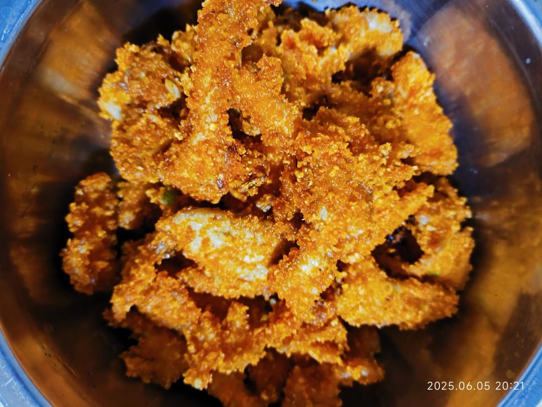 蒜葱味炸鸡柳（裹面包糠，没裹淀粉和面粉，电磁灶炸）