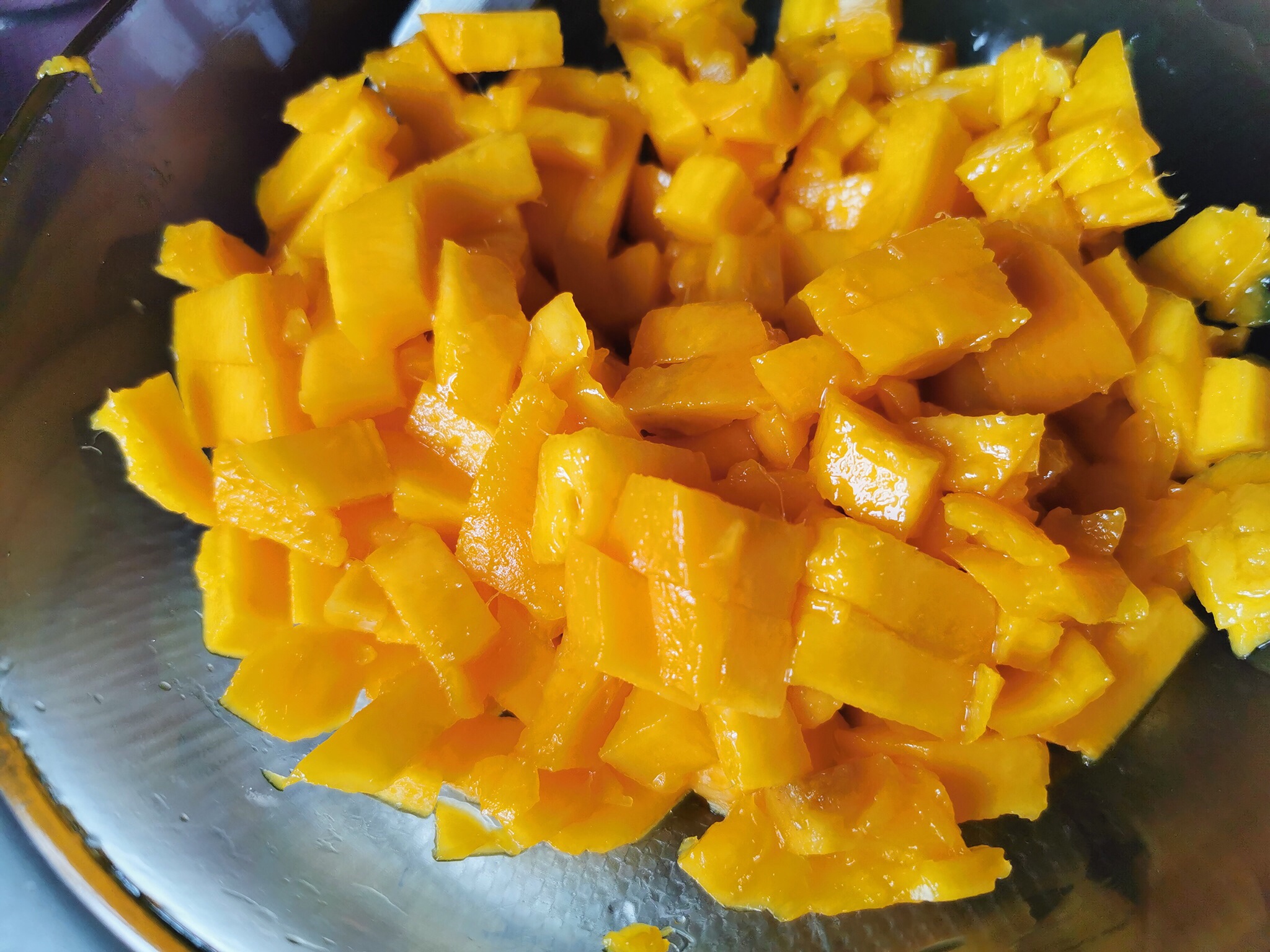 芒果千层蛋糕，不用烤箱，平底锅就能做的甜点。的做法 步骤8