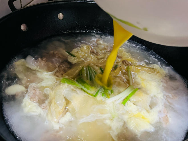 【汆肉汤的做法步骤图,汆肉汤怎么做好吃】俞小厨888_下厨房