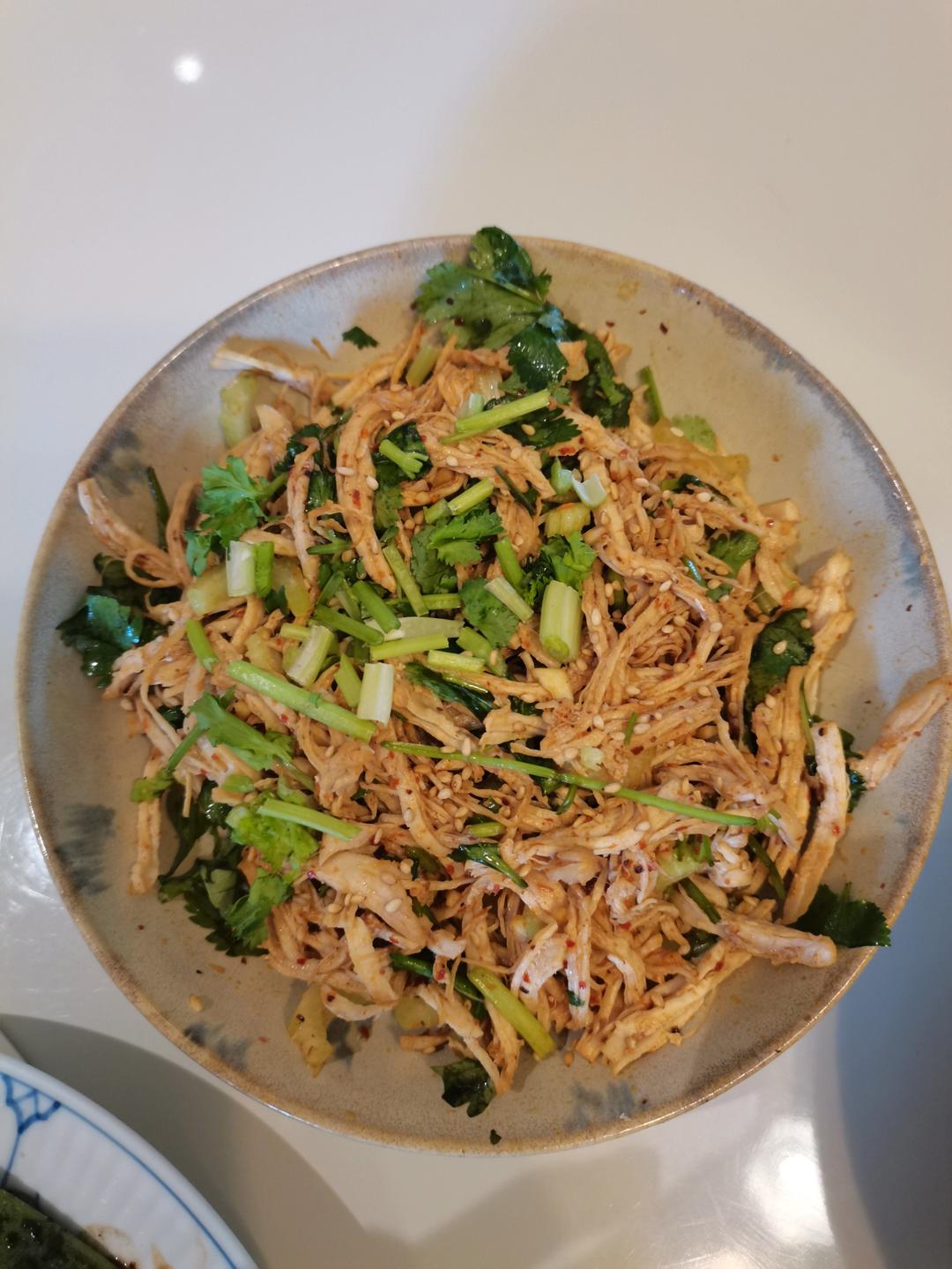 夏日开胃菜 凉拌鸡丝（手撕鸡）