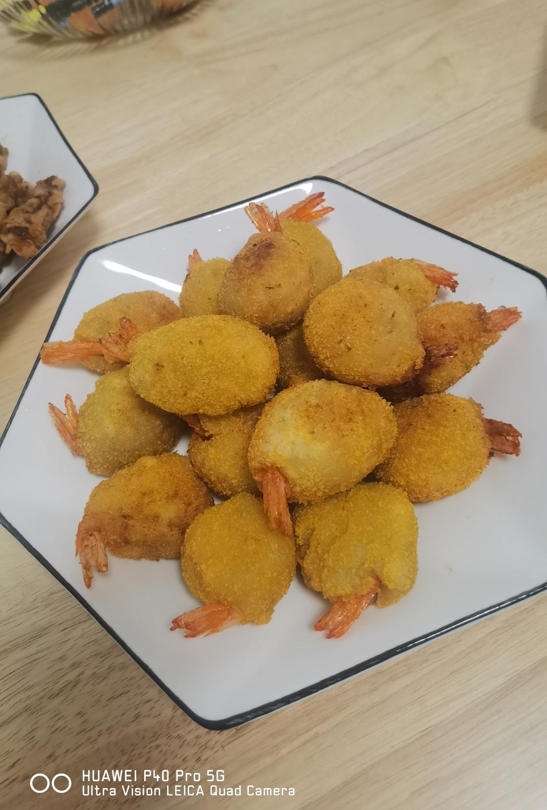 🌈颜值爆表的黄金虾球🍤，外酥里嫩，做法超简单～