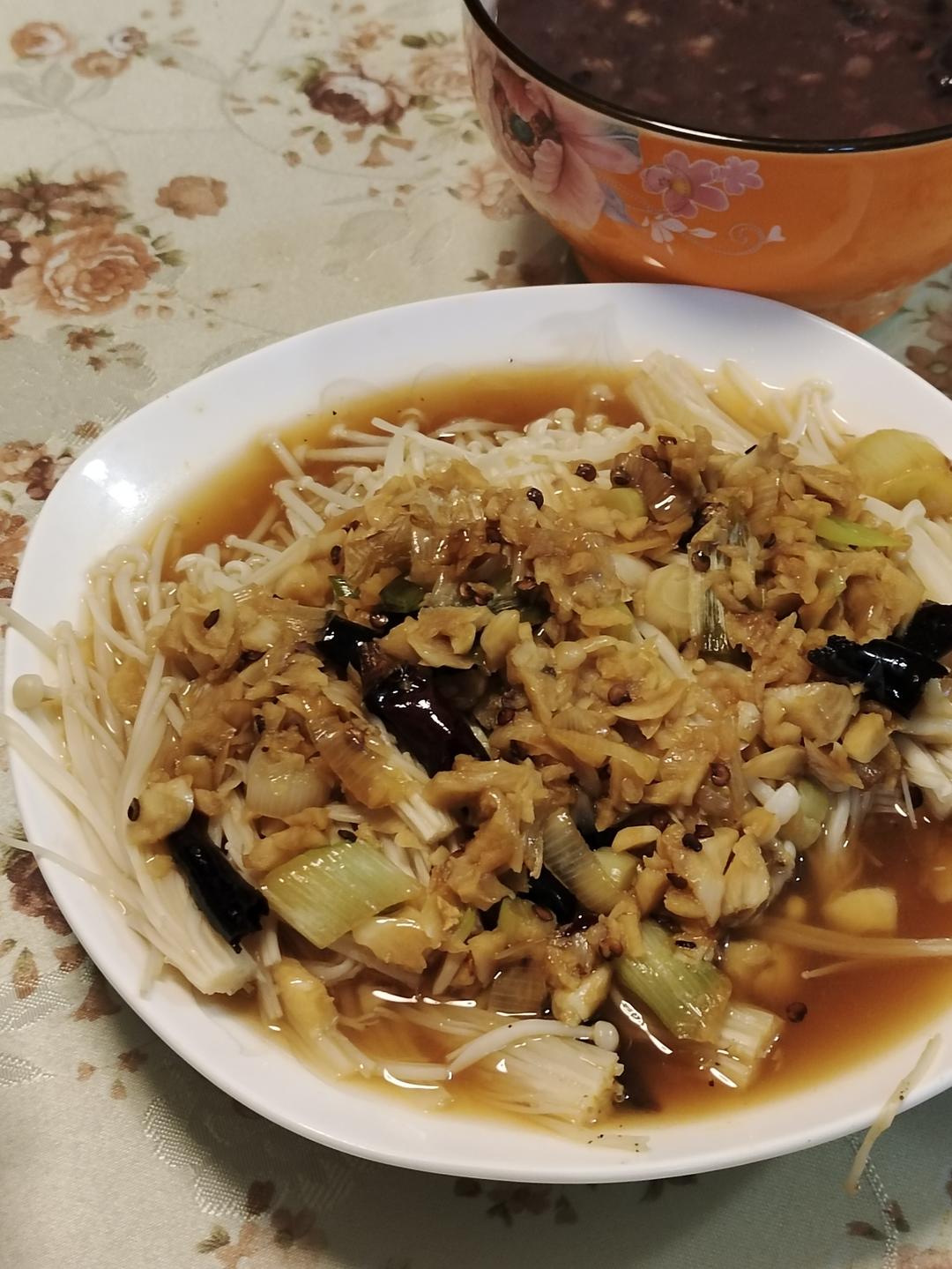 超级下饭的蒜蓉金针菇！好吃到爆