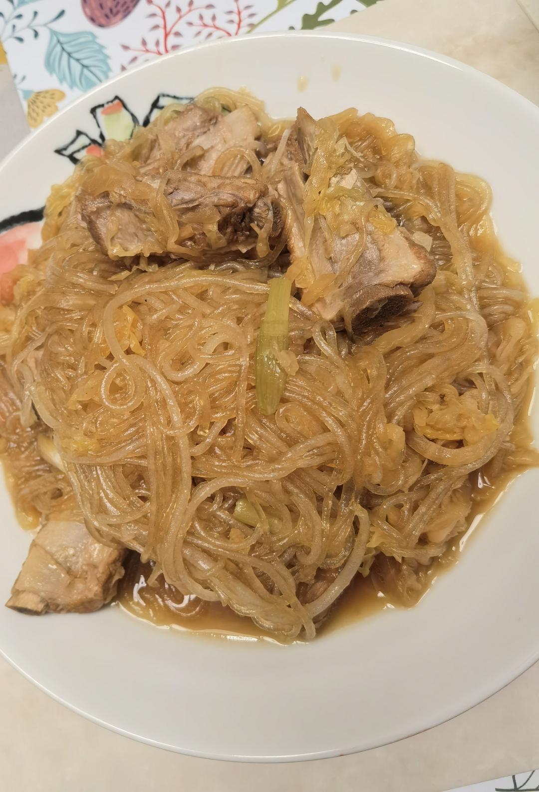 和东北人学炖酸菜排骨