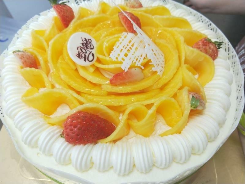 芒果奶油蛋糕