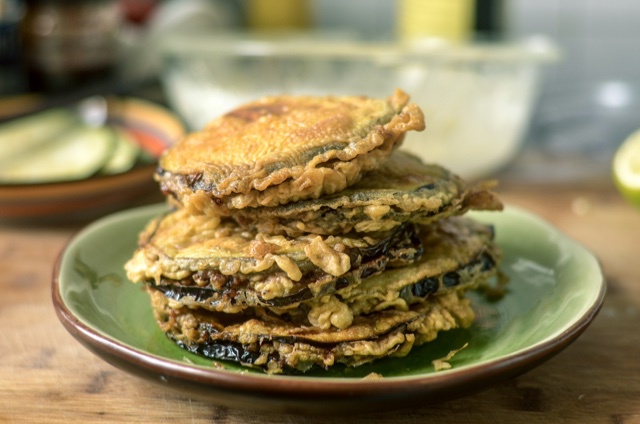 用圆茄子做的茄盒