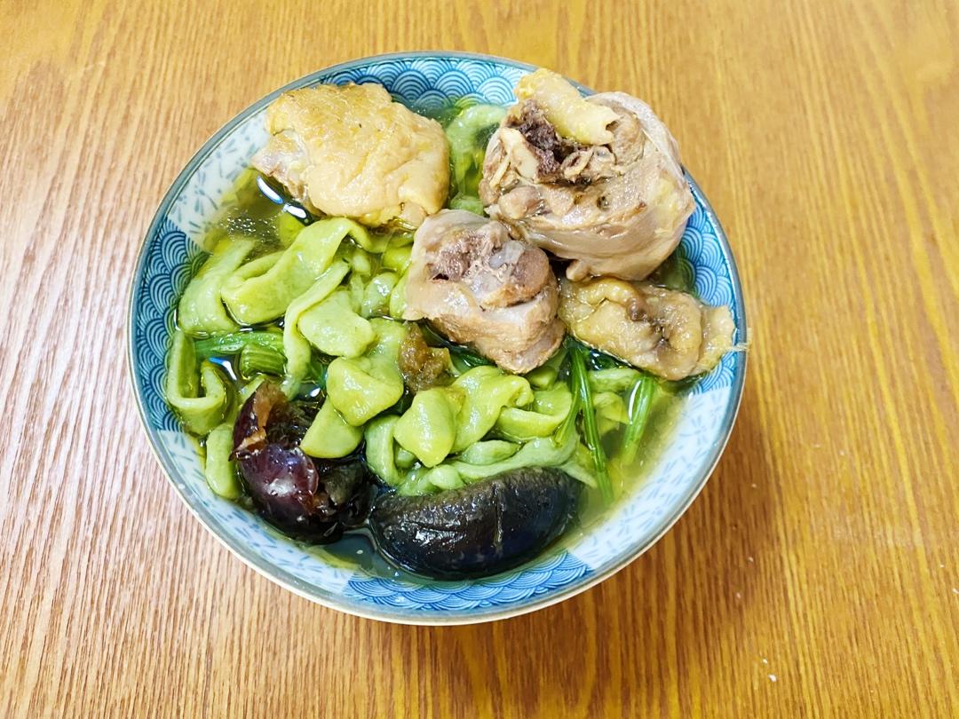 春天里的绿菠面（健康绿色菠菜面）