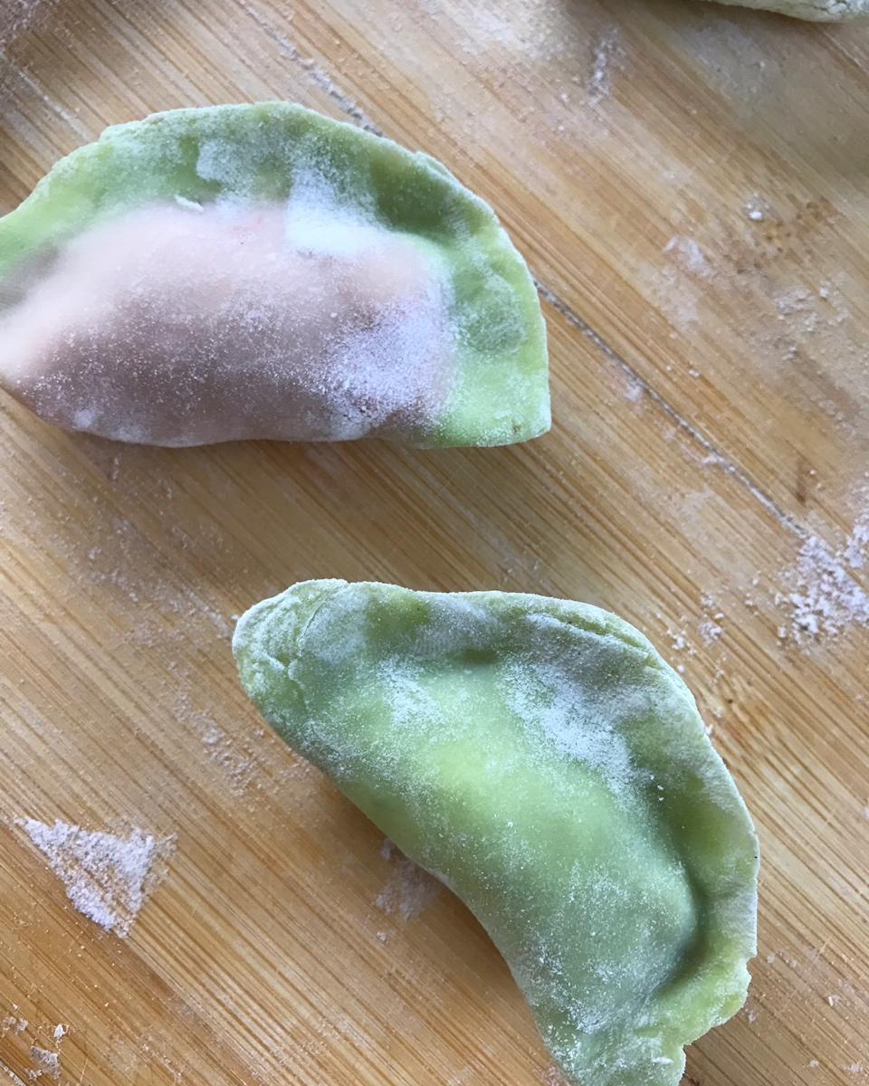 翡翠白玉白菜饺子详细版（附翡翠白玉白菜饺子包法，翡翠白玉饺子皮两种制法，面包机和面，翡翠白玉烧卖，各种馅料搭配）