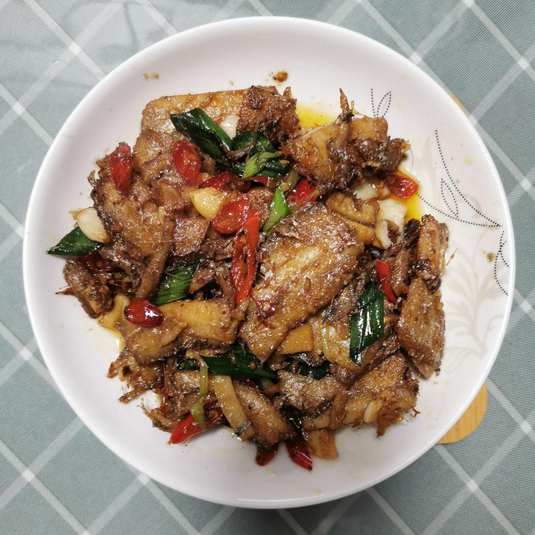 红烧带鱼段
