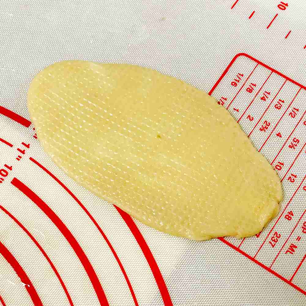 详细步骤教程多图解析让你轻松学做原味蛋黄酥——咸蛋黄不硬心噢的做法 步骤15