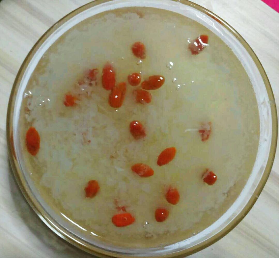 红枣银耳莲子羹