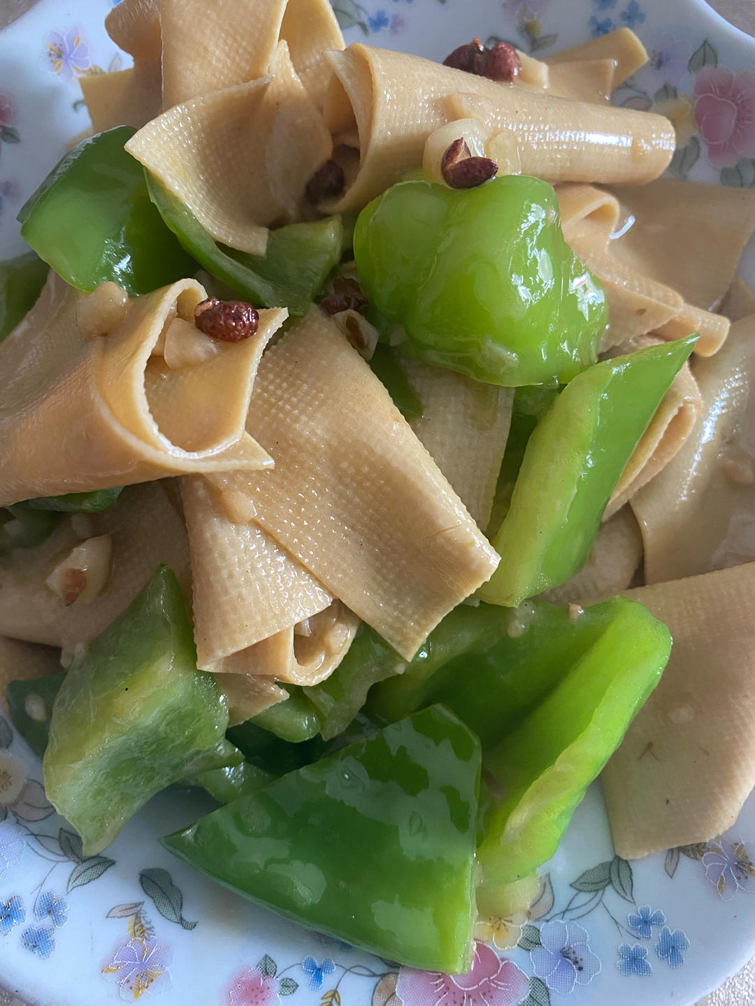 不用厨艺的尖椒干豆腐