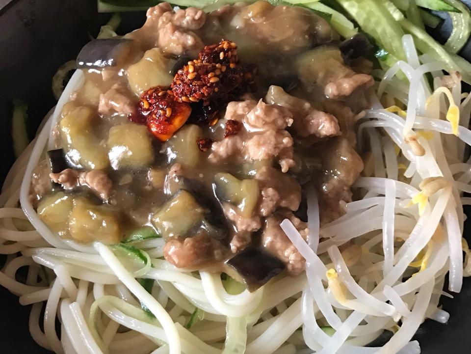 肉末茄子拌面的做法
