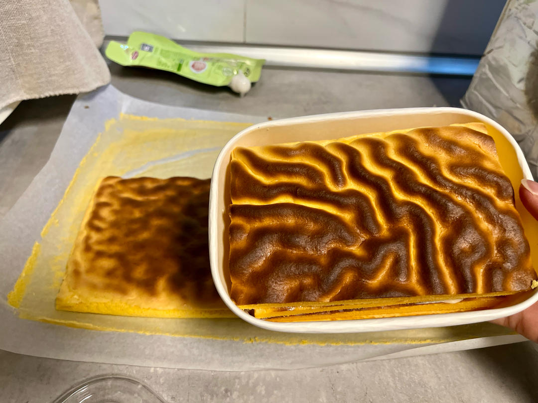 消耗蛋黄！超好吃的虎皮肉松三明治蛋糕！