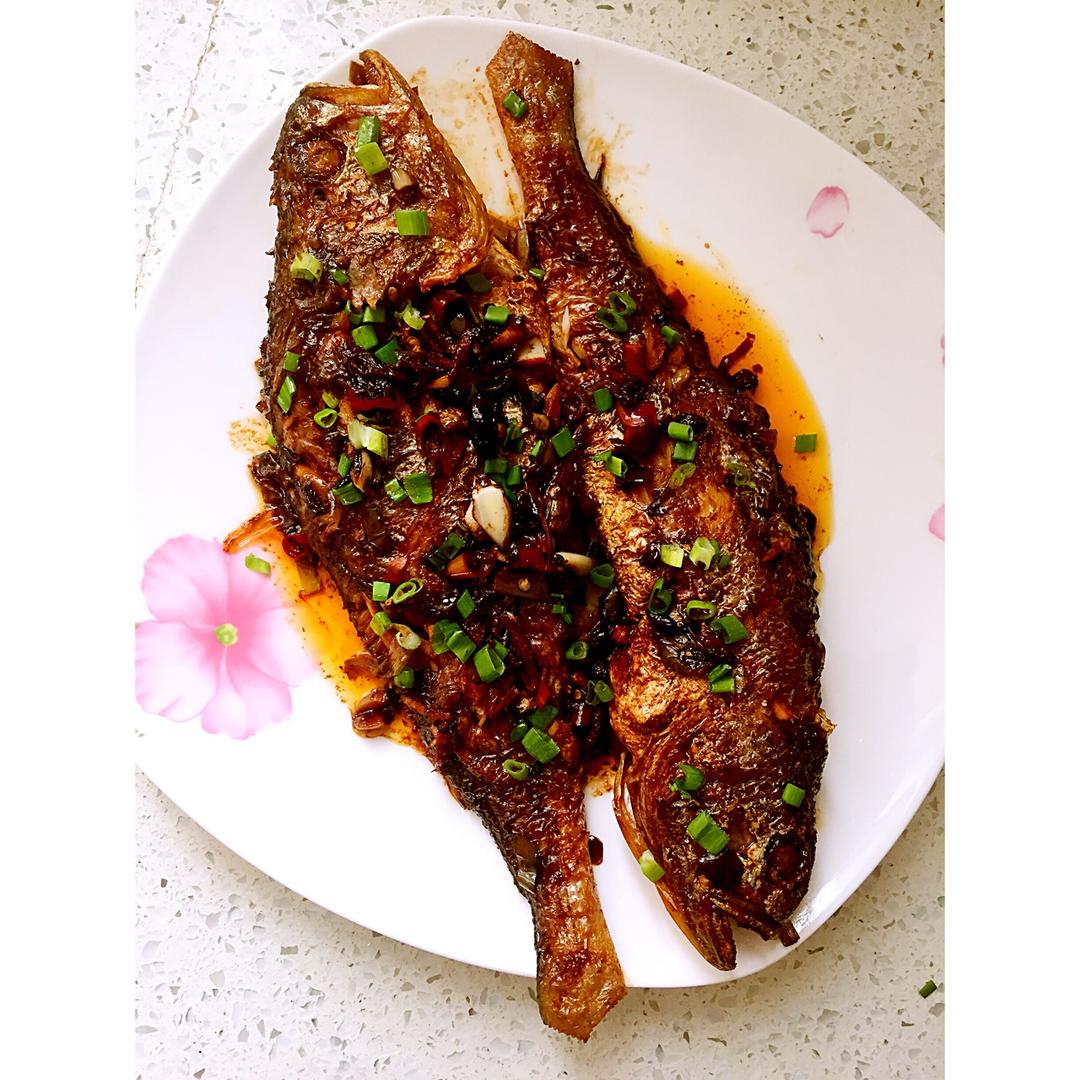 红烧黄鱼—鱼皮不破的小窍门