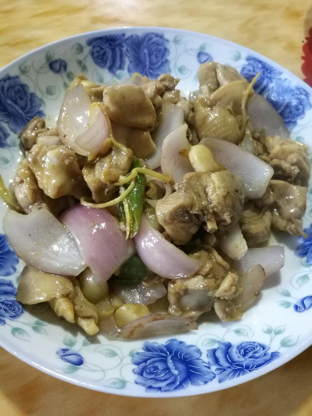 洋葱炒鸡肉