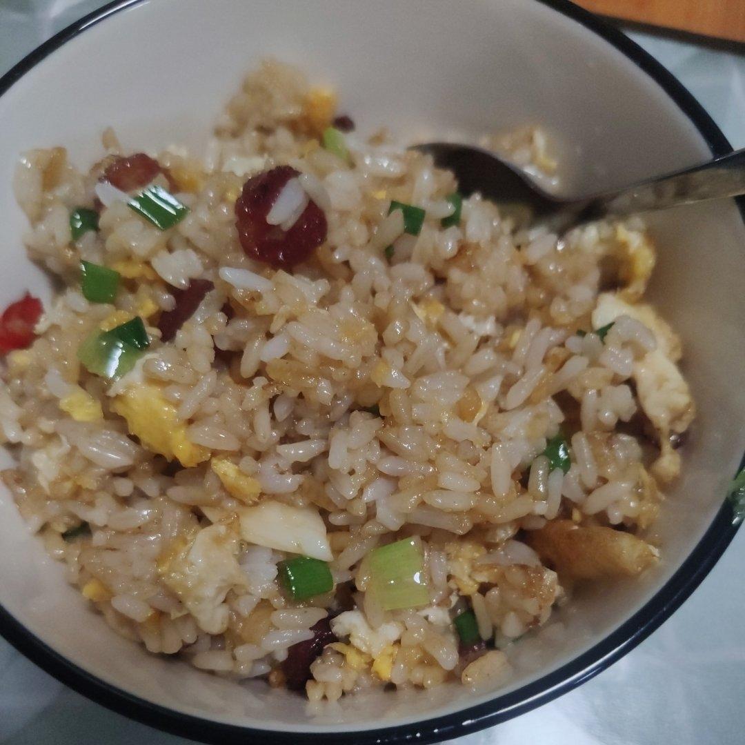 爆好吃的无敌腊肠炒饭