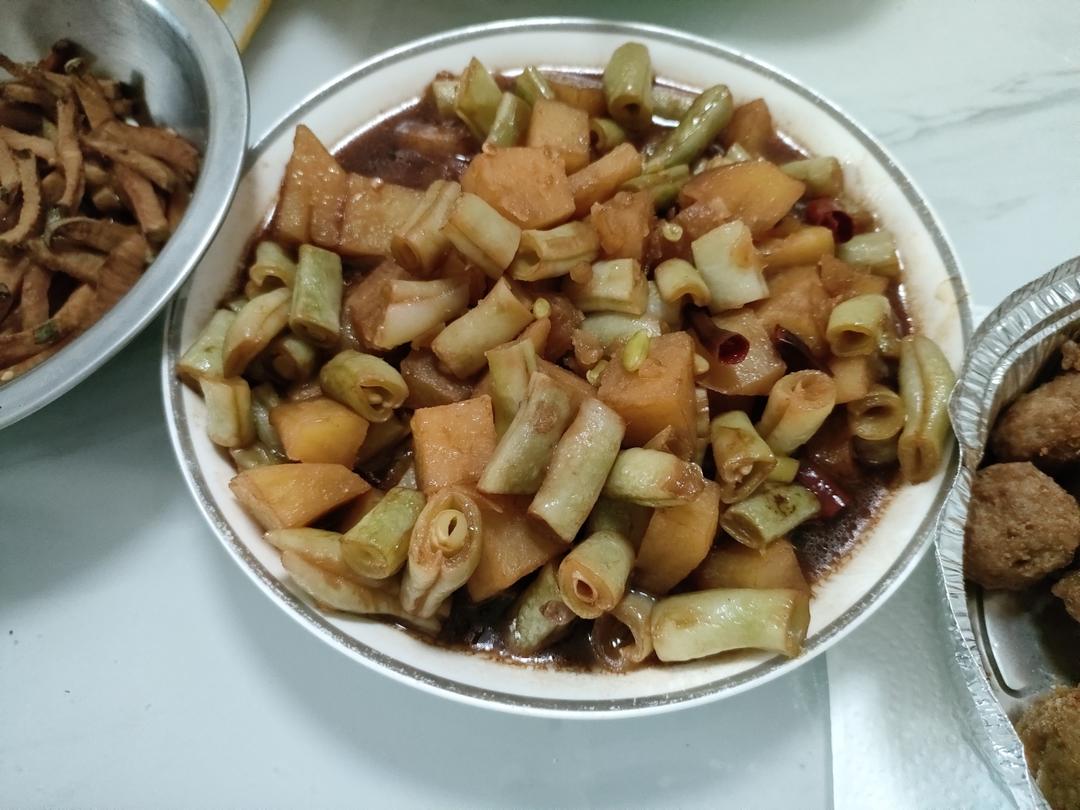 超简单的家常菜—芸豆炖土豆