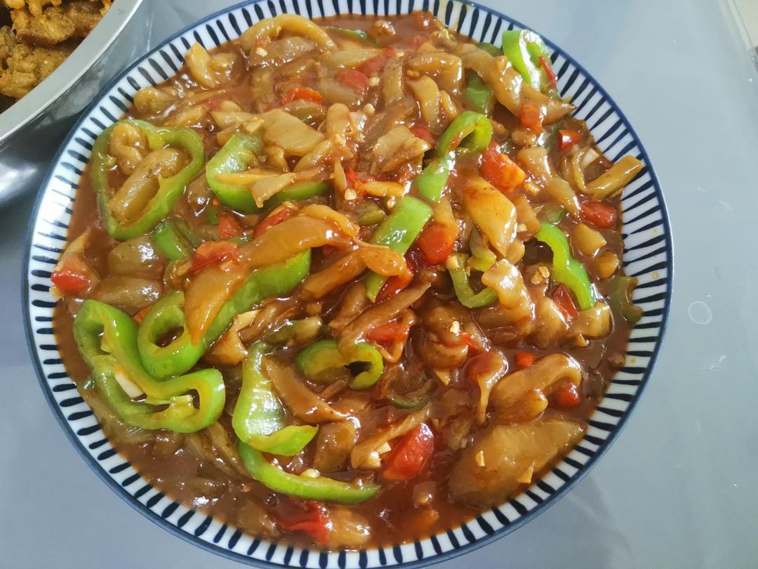 红烧茄子（佐西红柿尖椒）