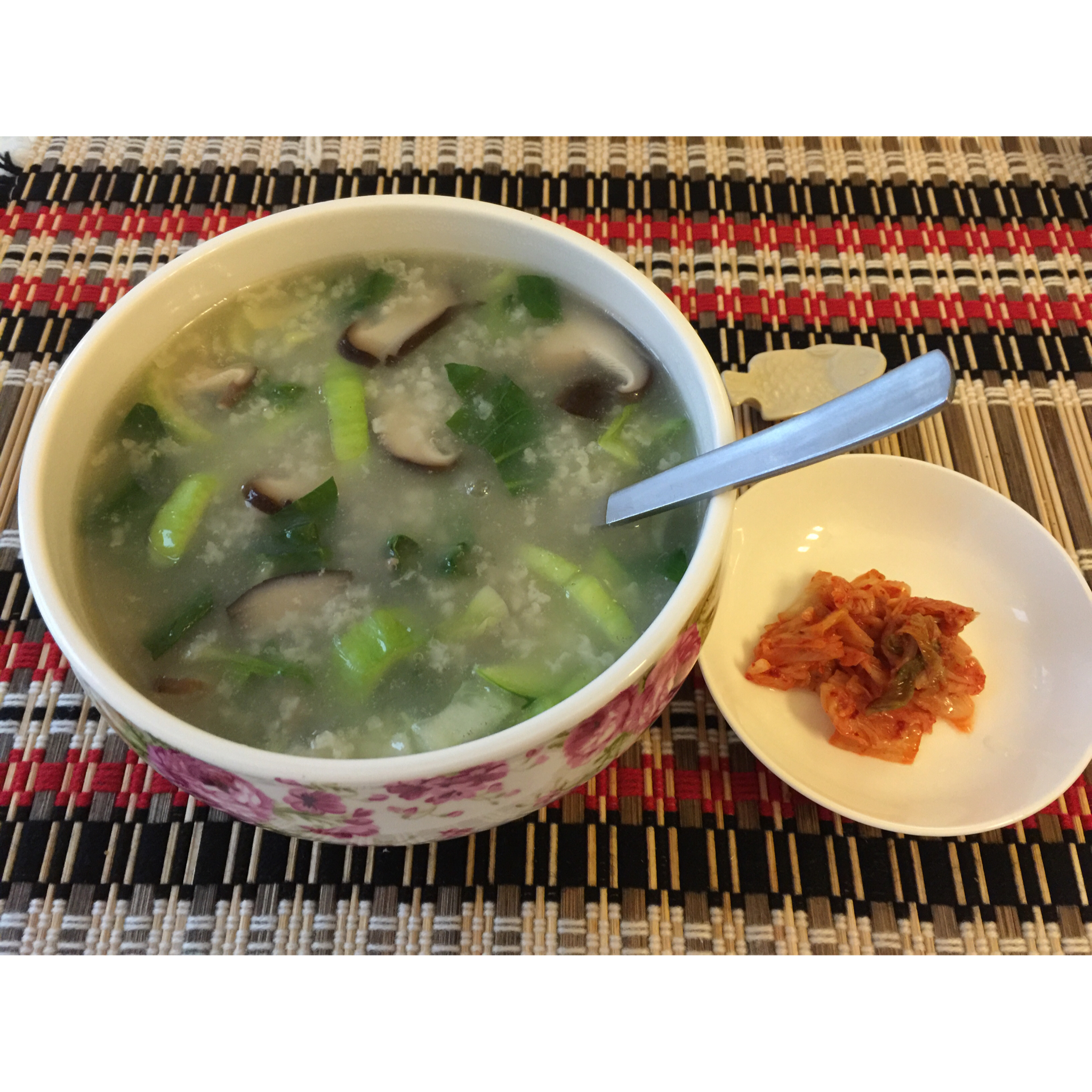 香菇生滚牛肉窝蛋粥