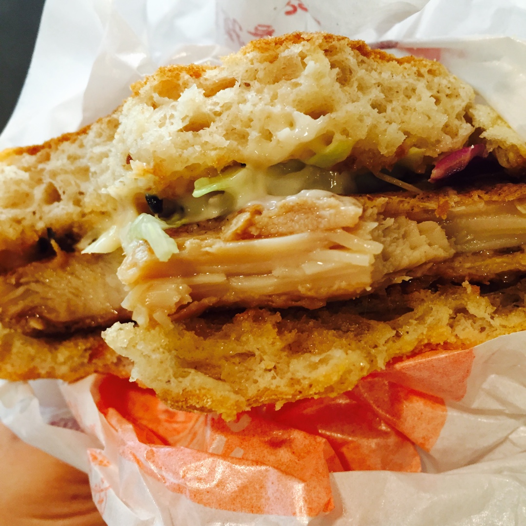 我得意地吃(˶‾᷄ ⁻̫ ‾᷅˵)