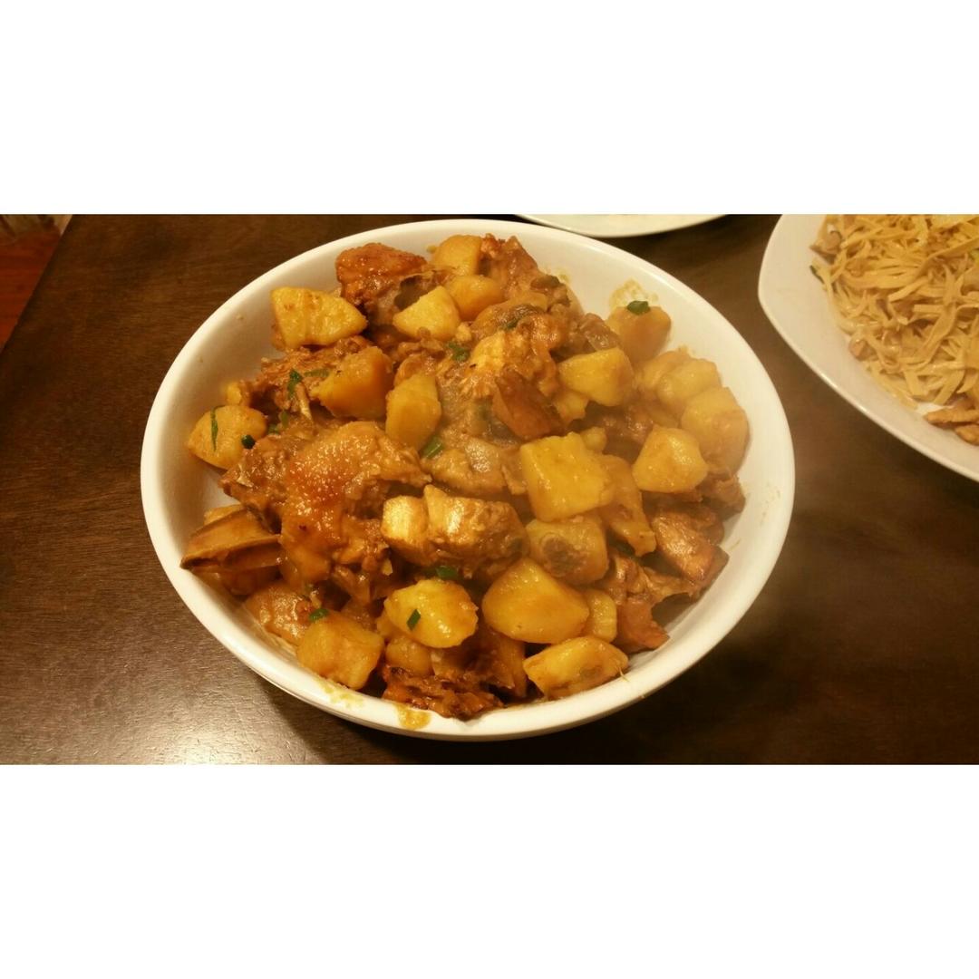 土豆烧鸡 （妈妈的菜谱）