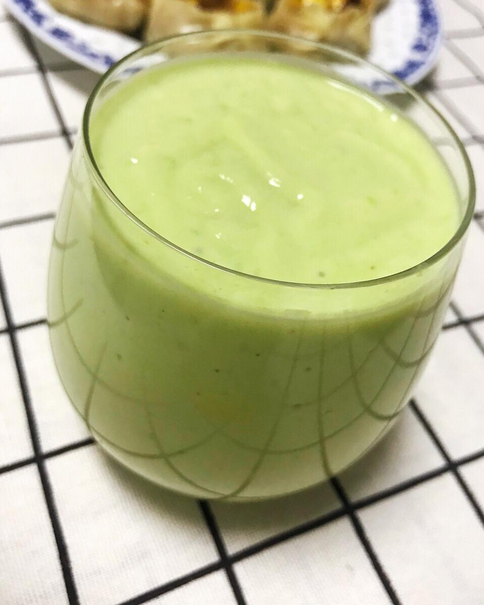 觉觉-coffee做的酸奶牛油果