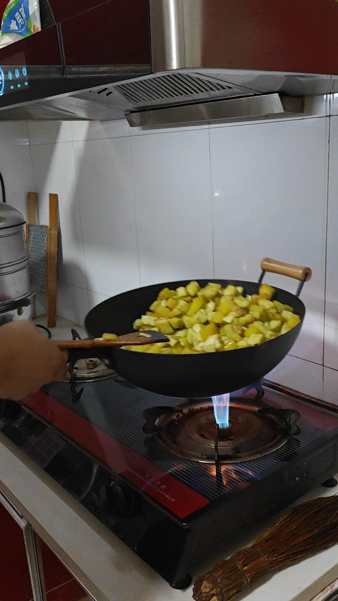 土豆炖茄子(东北菜)
