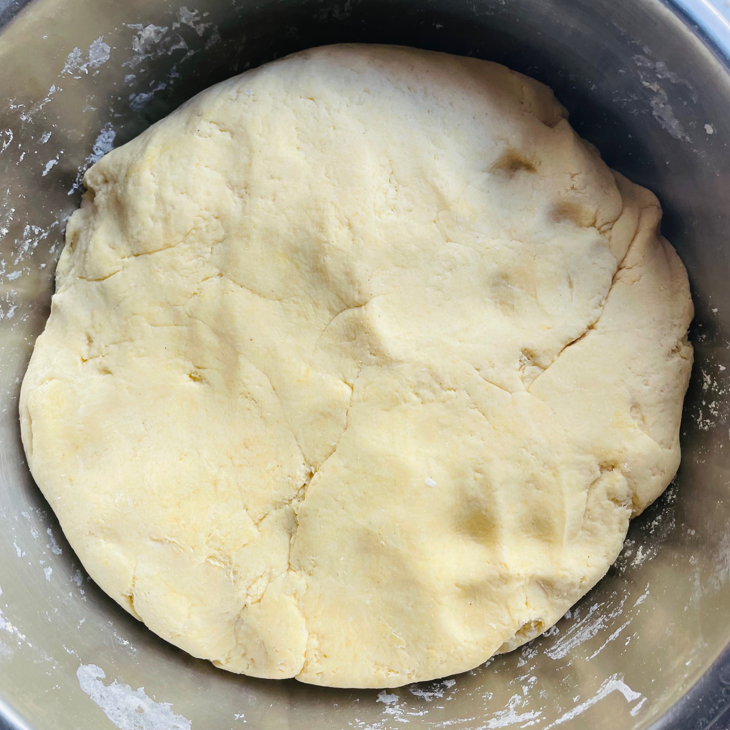 东北酸菜包子的奢豪版本——玉米面酸菜油滋了包子（附玉米面蒸饺和面方法）的做法 步骤5