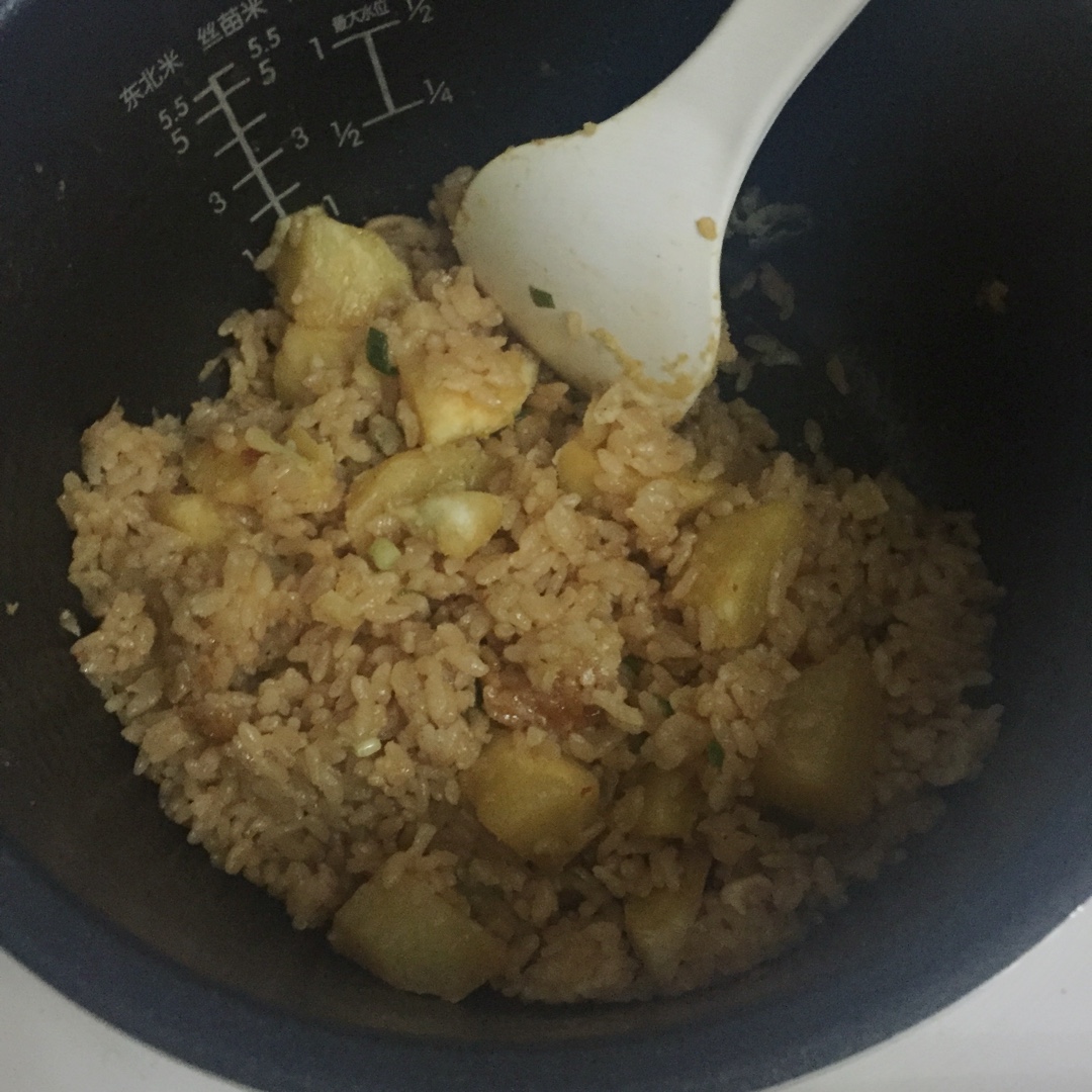 土豆焖饭（电饭锅版）