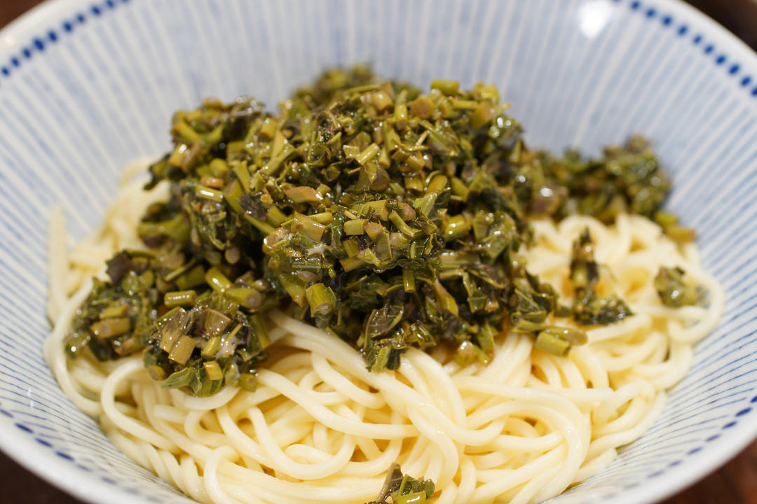 鲜臭拌面_香椿臭豆腐拌面