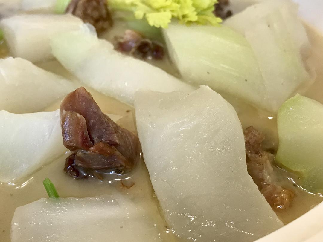 腊鸭炆芥菜头