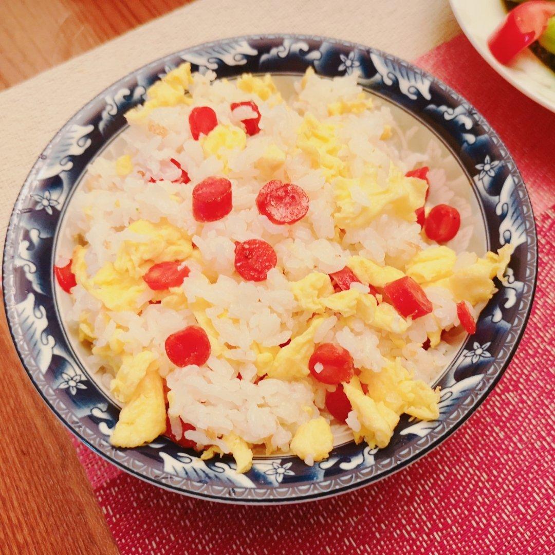 火腿肠鸡蛋炒饭