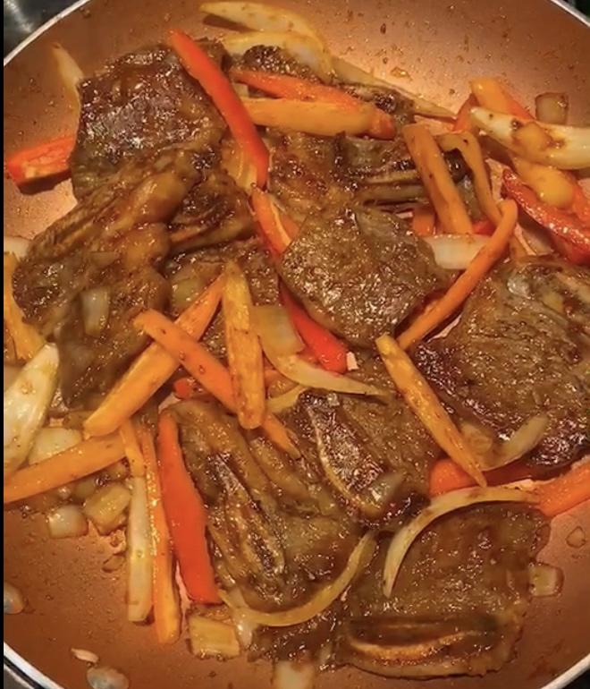 黑椒牛仔骨